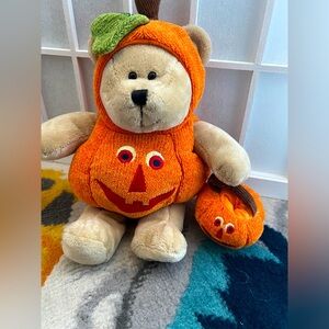 Exclusive Starbucks 77th edition barista Bear collection 11” pumkin halloween